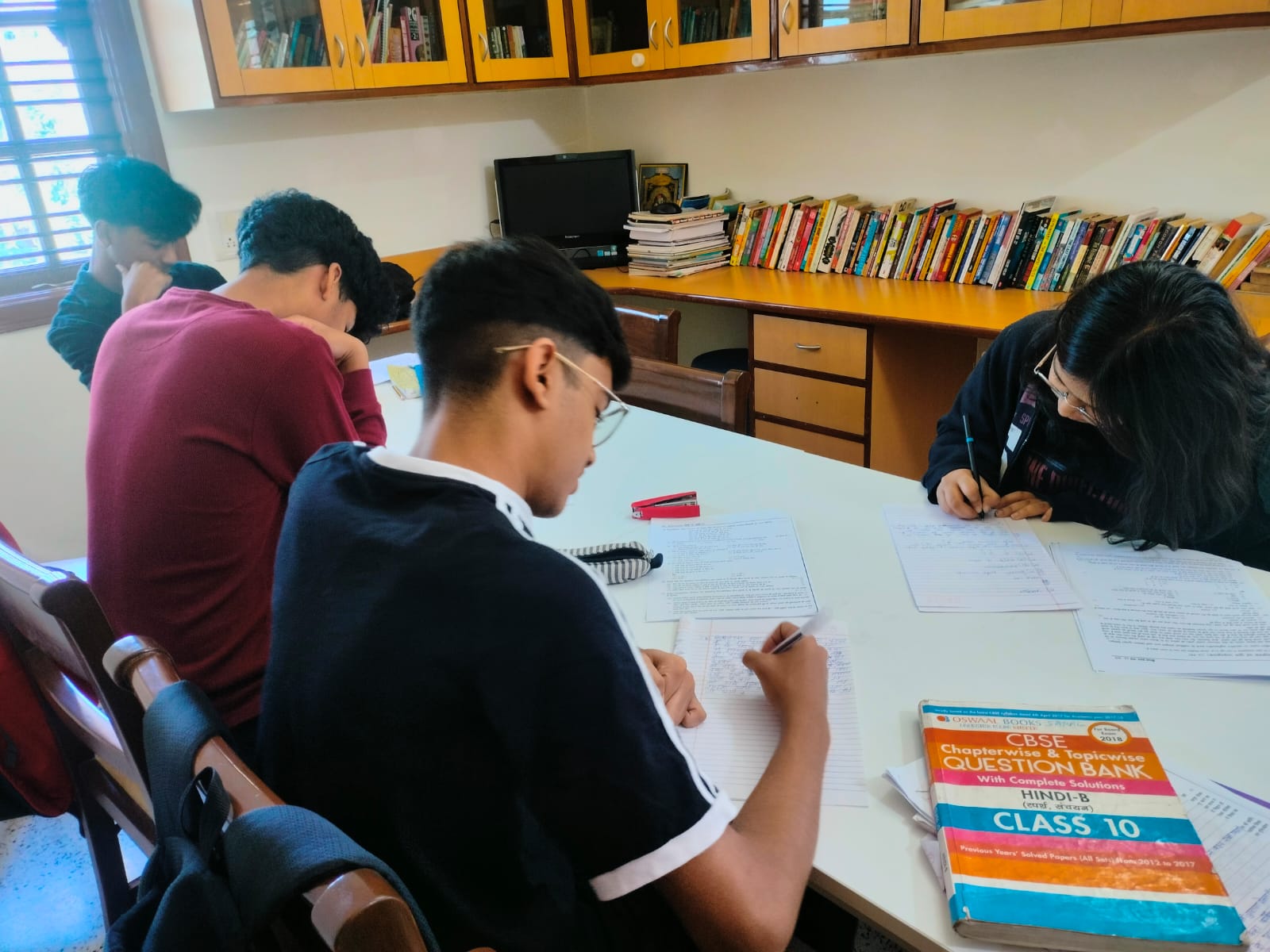 Hindi tuition batch photo 5