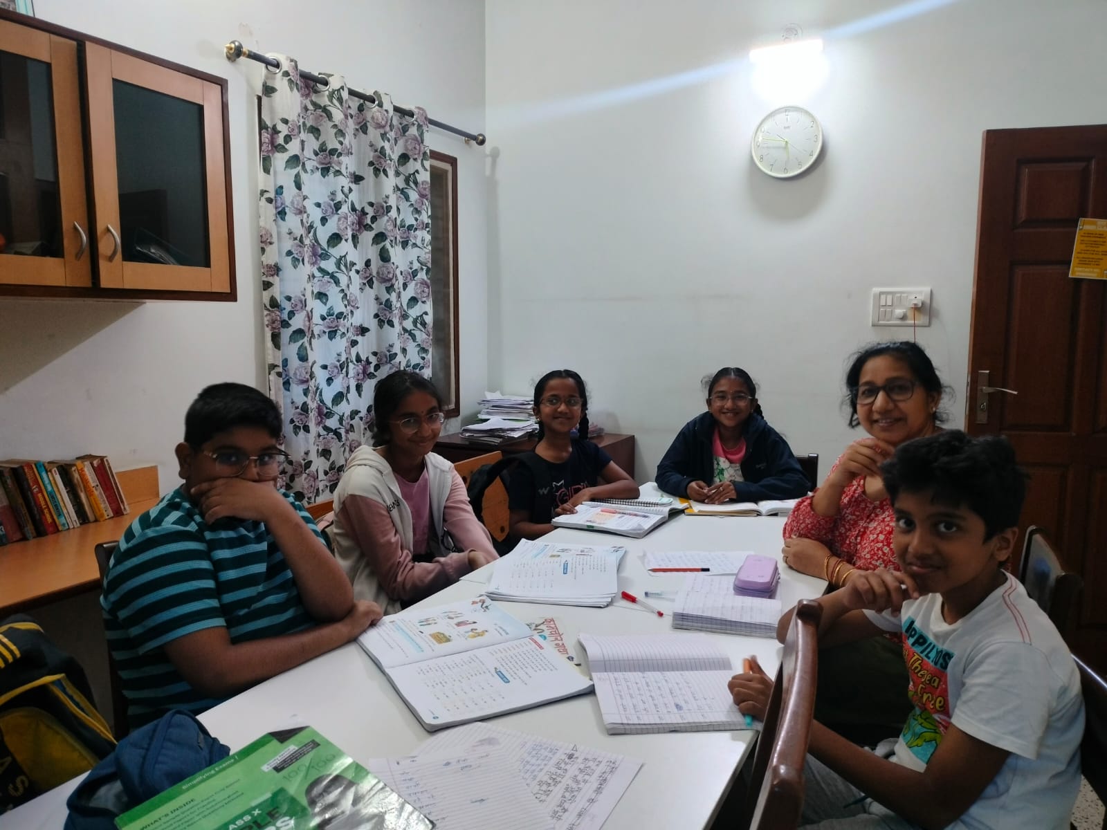 Hindi tuition batch photo 3