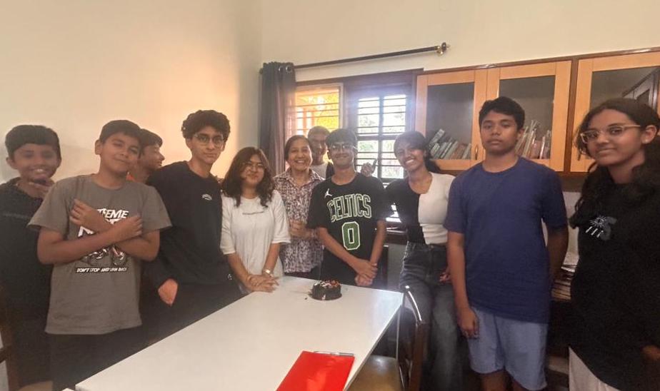 Hindi tuition batch photo 9