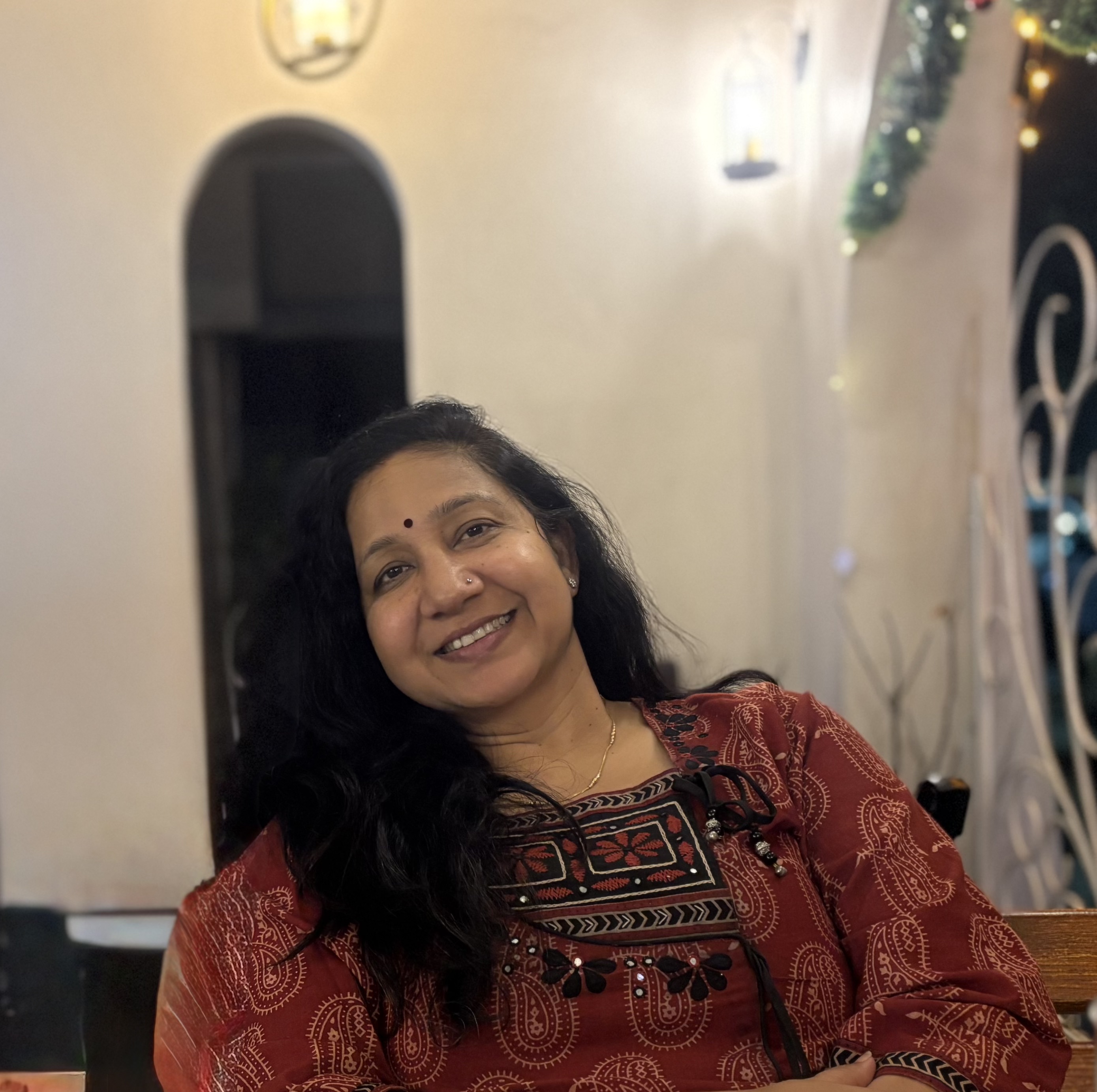 Aarti teaching Hindi to students